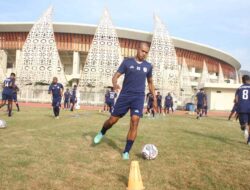 Ricardo Salampessy Resmi Kantongi sertifikat Pelatih A AFC