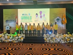 Bahlil: Papsel Masa Depan Indonesia, Apolo Safanpo Ketum Golkar